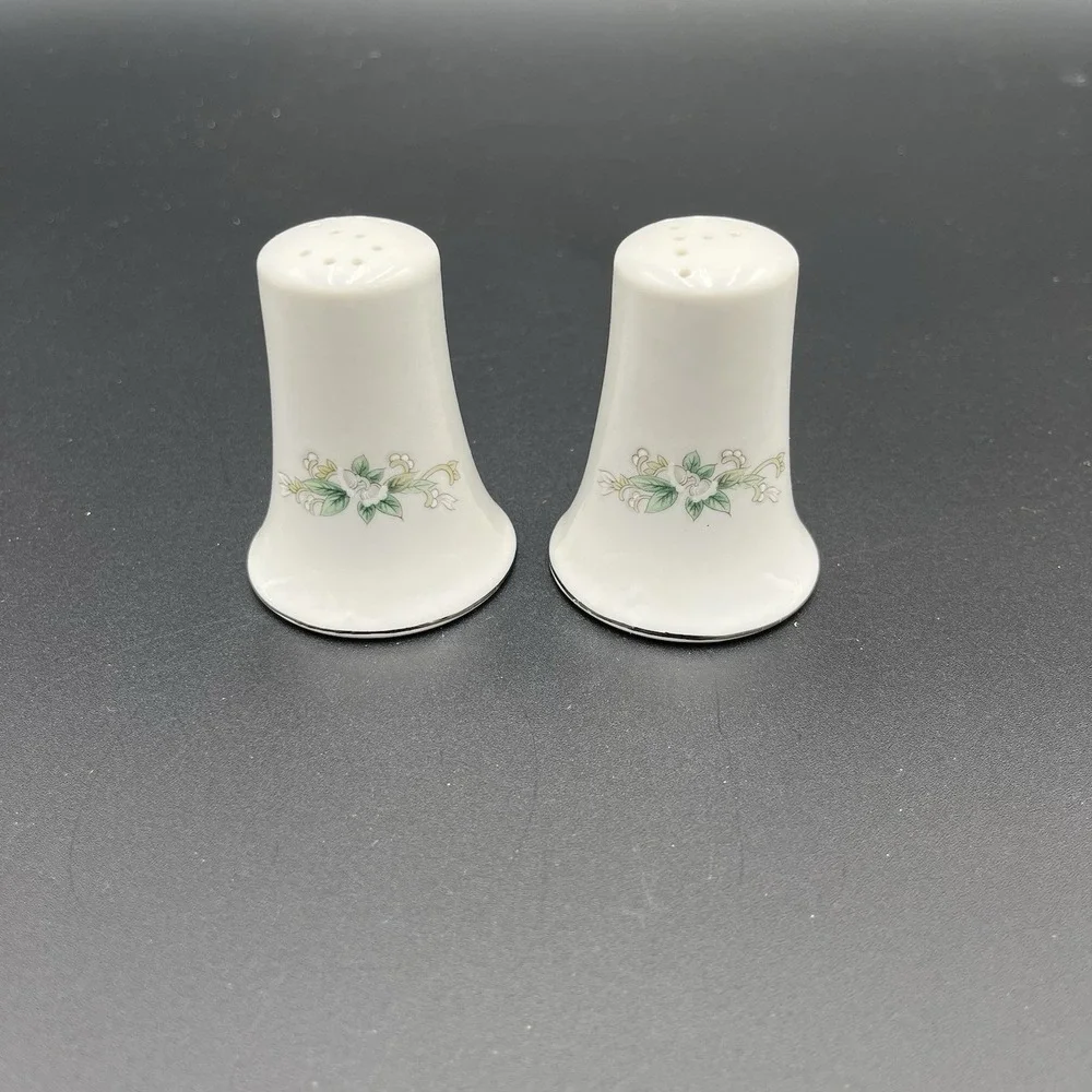 VTG Lefton 25th Anniversary Salt and Pepper Shakers Silver Kitchen Home Decor